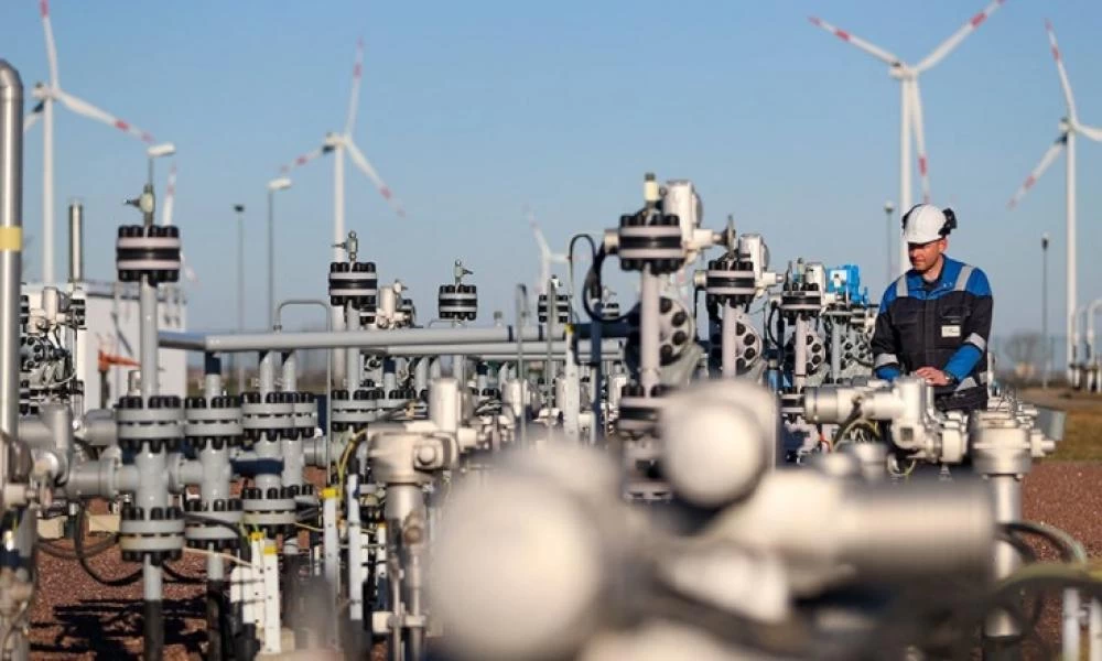 Κομισιόν: Εξετάζεται πλαφόν στα τιμολόγια ηλεκτρισμού και φυσικού αερίου